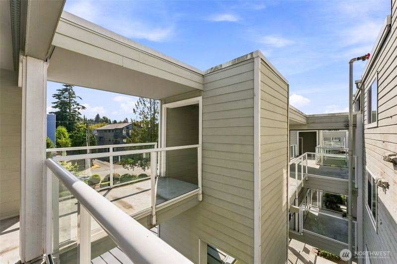 22211 6th Avenue S 301