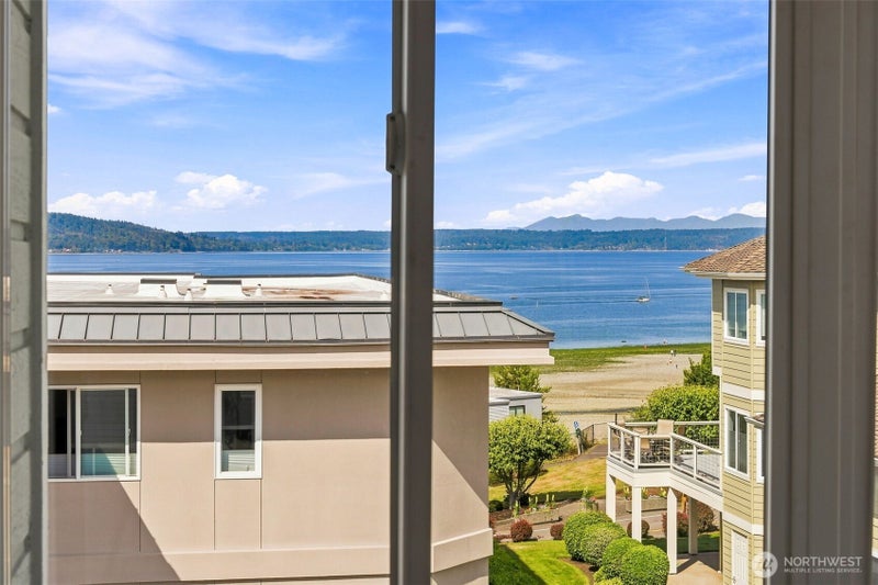 22211 6th Avenue S 301