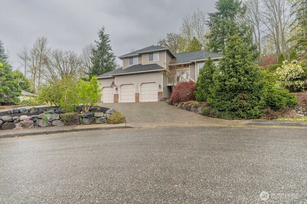 Photo of 7321 75 Place NE, Marysville, WA 98270 (MLS # 2318782)
