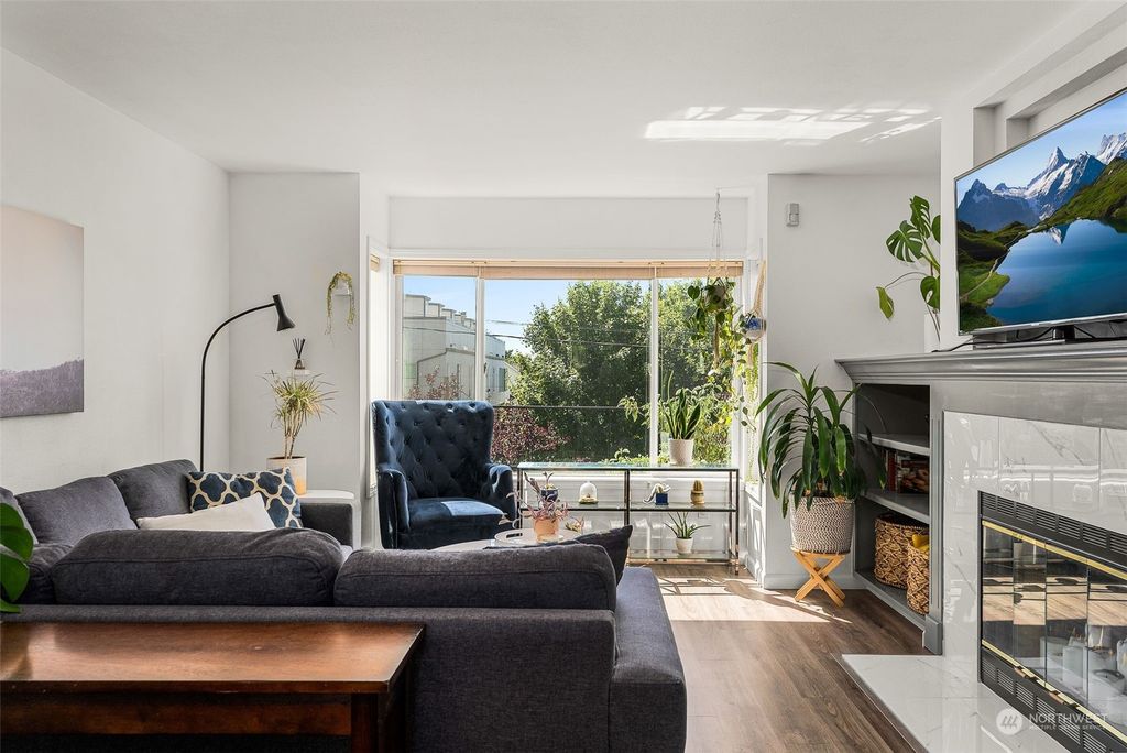 Photo of 6712 California Avenue SW #B, Seattle, WA 98136 (MLS # 2141032)