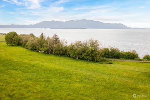 A home in Lummi Island