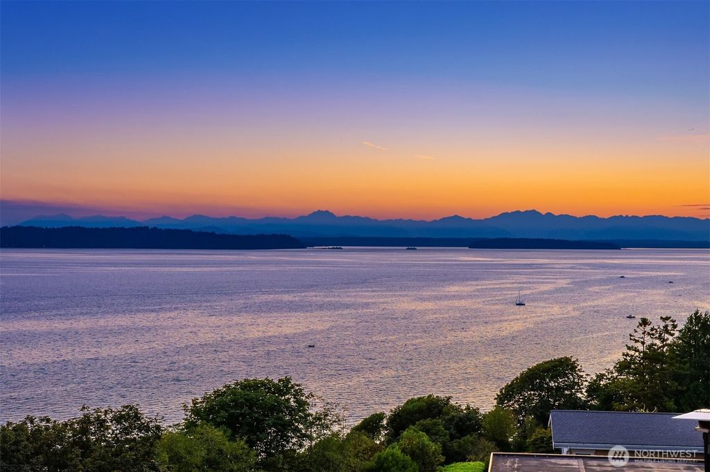 Photo of 12635 Shorewood Drive SW, Burien, WA 98146 (MLS # 2410542)