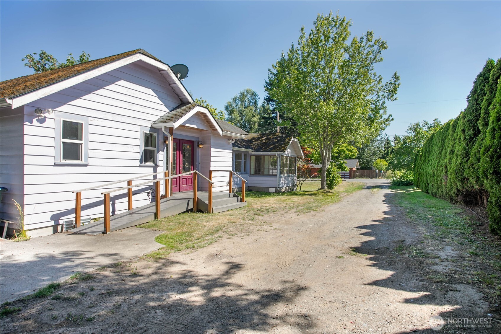 3016 Cottonwood Avenue