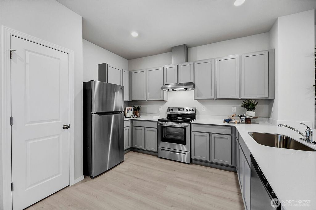 Photo of 34370 Emerald Ridge Avenue SE, Black Diamond, WA 98010 (MLS # 2466022)