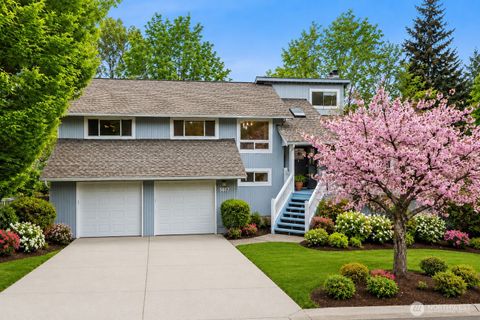 Photo of 5617 134th Ave AVE SE, Bellevue, WA 98006 (MLS # 2518777)