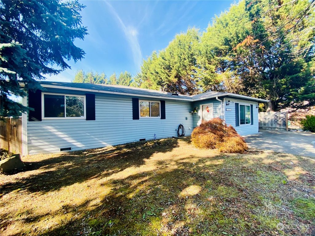 Photo of 16803 113th Avenue SE, Renton, WA 98055 (MLS # 2301929)