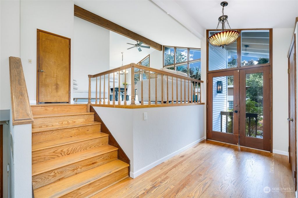 Photo of 2817 88th Avenue NE, Hunts Point, WA 98004 (MLS # 2054881)