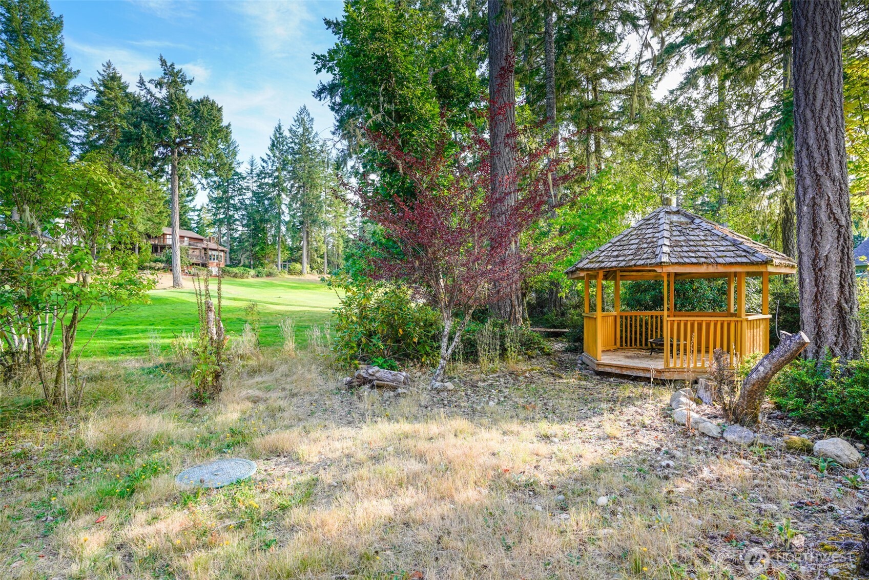 770 E Country Club Drive E
