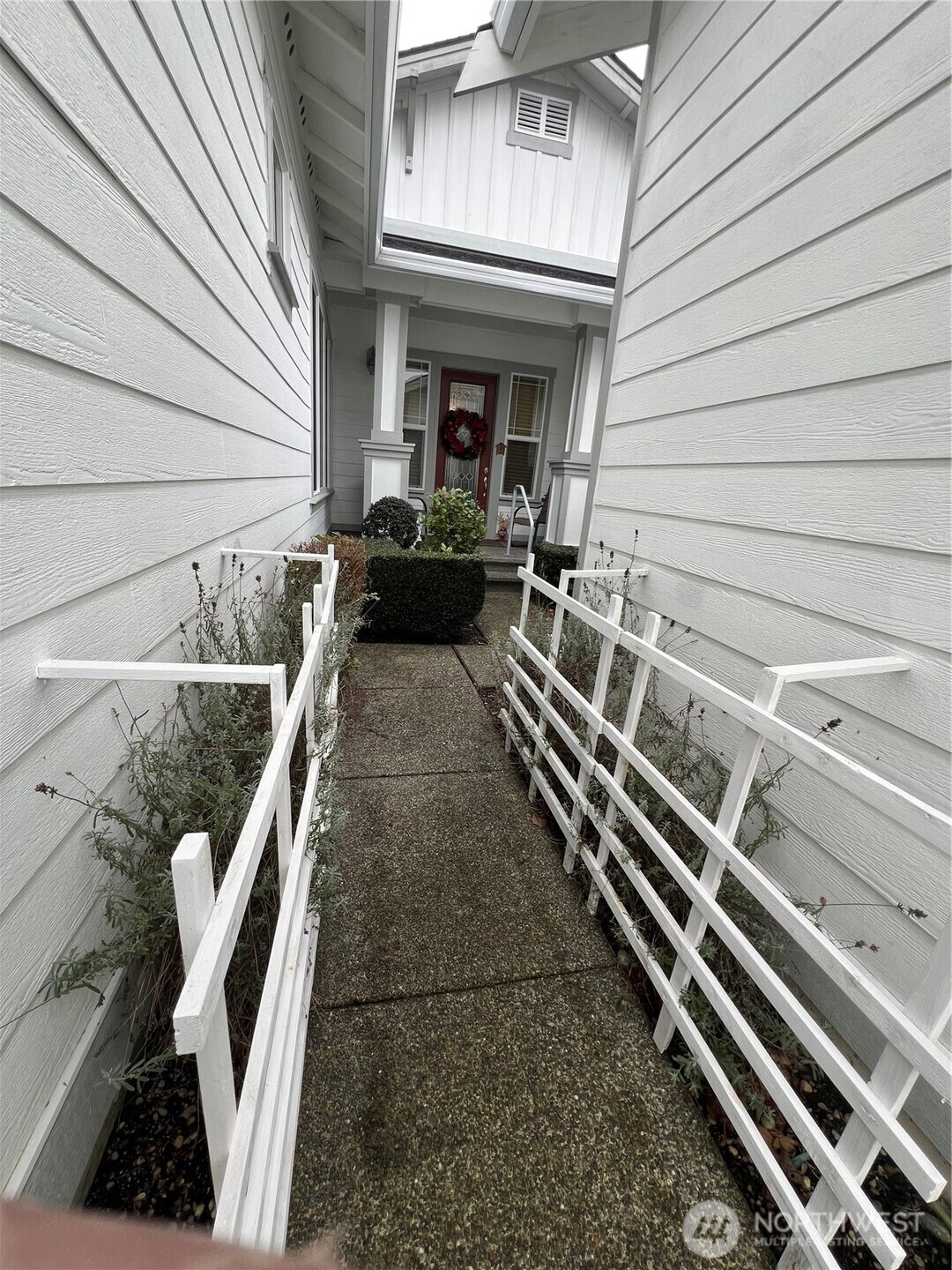 8536 Bainbridge Loop NE