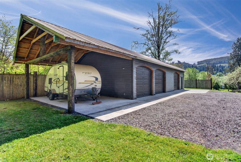865 E Valley Road