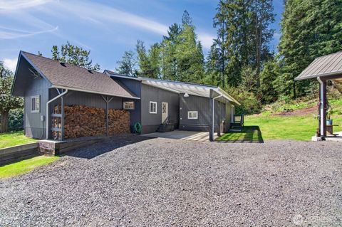Photo of 865 E Valley Road, Skamokawa, WA 98647 (MLS # 2516893)