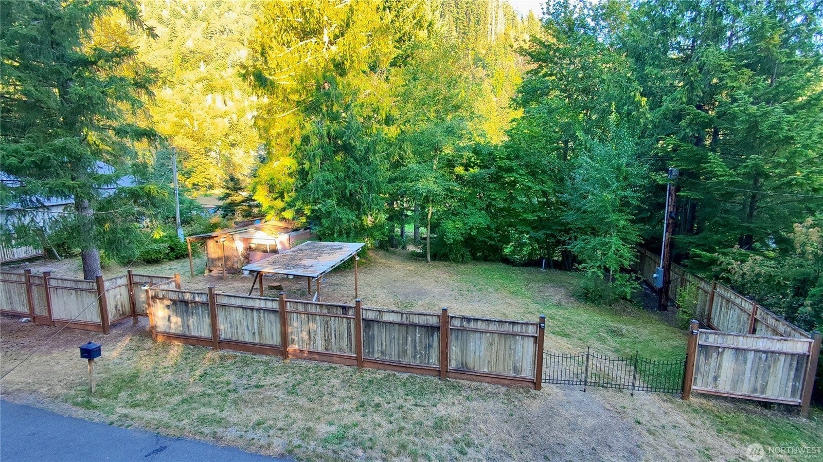 6393 Overland Trail