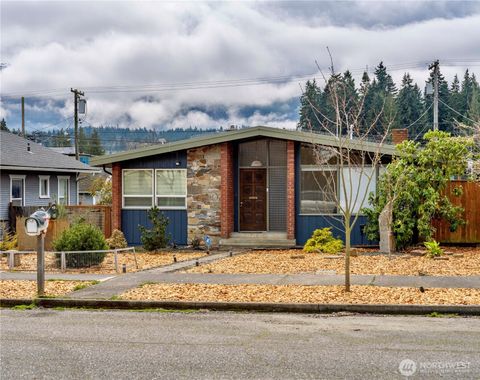 Photo of 626 E Georgiana Street, Port Angeles, WA 98362 (MLS # 2496087)
