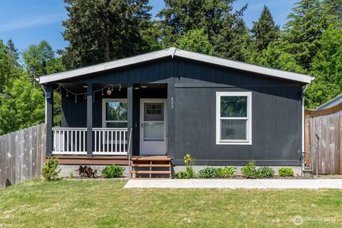 Photo of 403 Rons Court, Kelso, WA 98626 (MLS # 2524919)