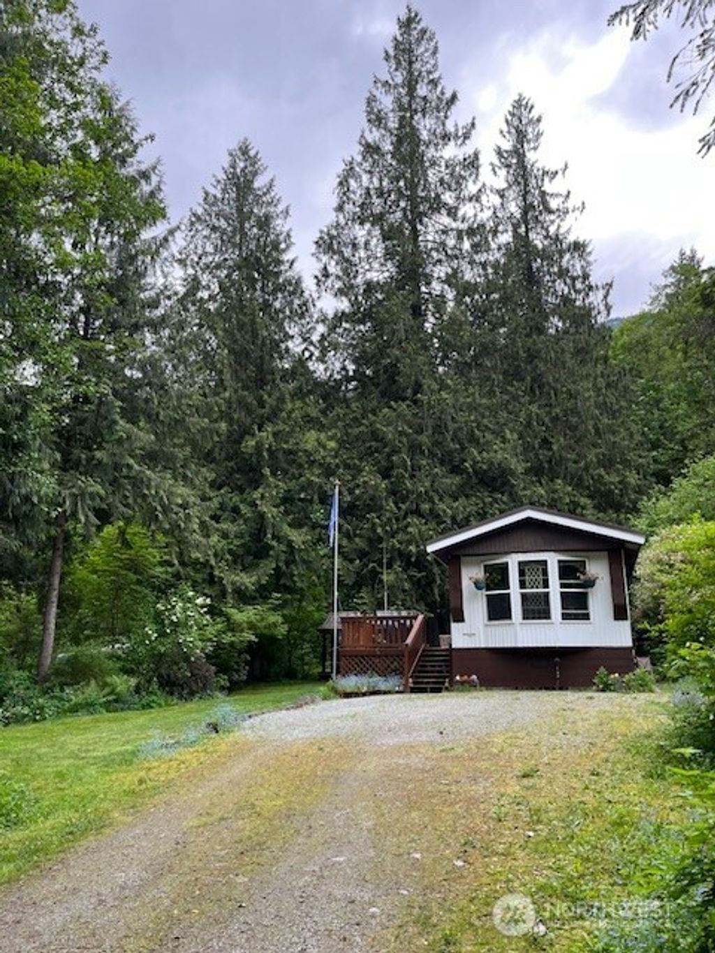 listing image 9363692805565643675