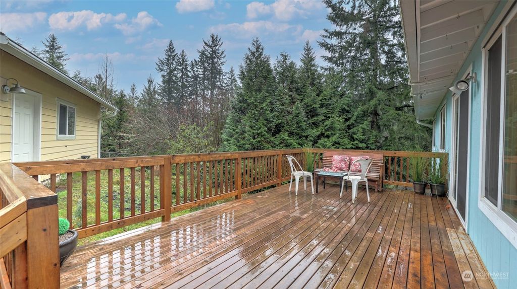 Photo of 14219 180th Avenue SE, Renton, WA 98059 (MLS # 2187122)