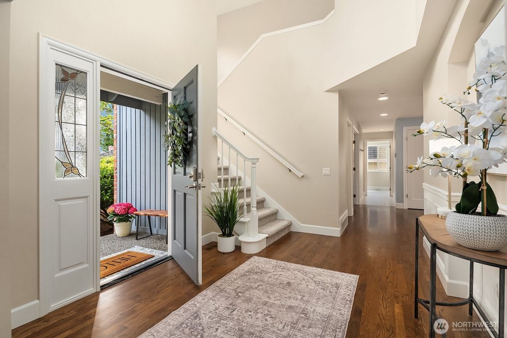 Photo of 24228 SE 47th Street, Sammamish, WA 98029 (MLS # 2380263)