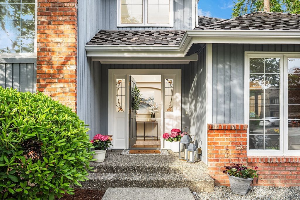 Photo of 24228 SE 47th Street, Sammamish, WA 98029 (MLS # 2380263)