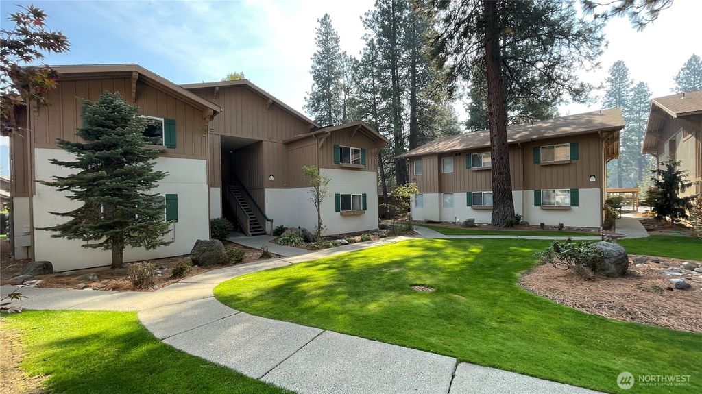 Photo of 525 Alpine Place Pl #G3, Leavenworth, WA 98826 (MLS # 2522047)