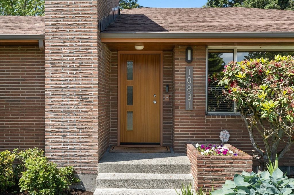 Photo of 10831 Marine View Drive SW, Seattle, WA 98146 (MLS # 2238568)