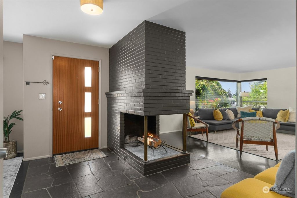 Photo of 10831 Marine View Drive SW, Seattle, WA 98146 (MLS # 2238568)