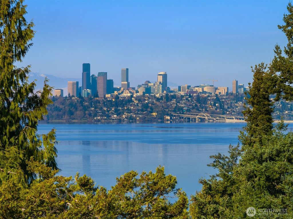 Photo of 4701 84th Avenue SE, Mercer Island, WA 98040 (MLS # 2487817)