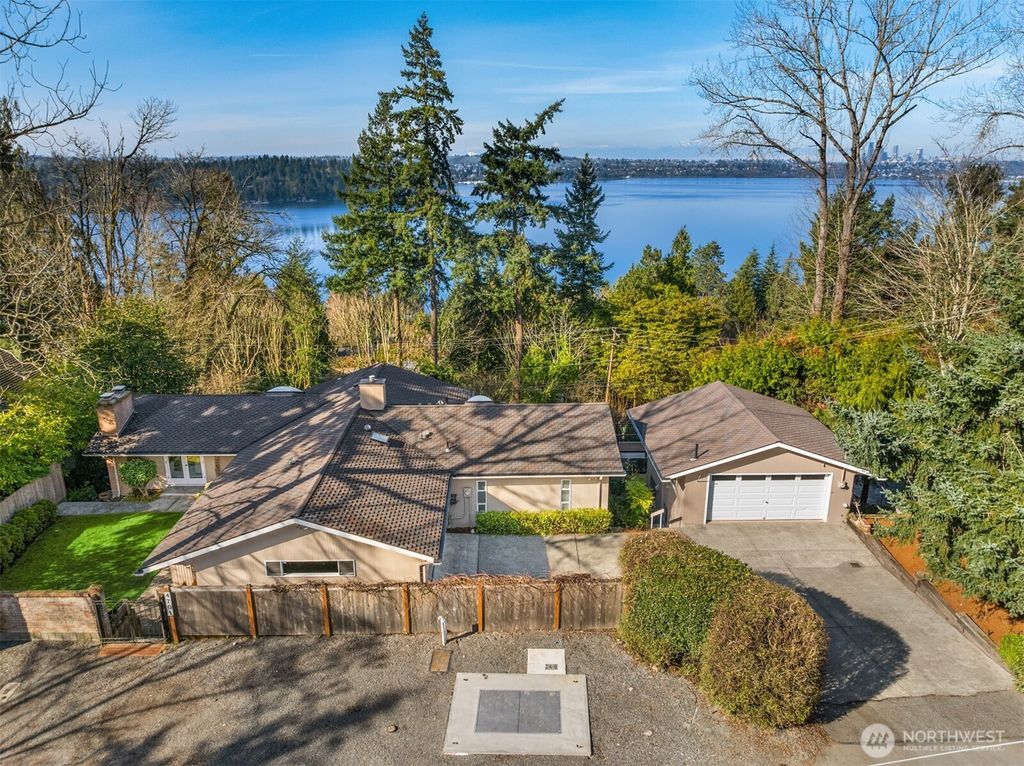 Photo of 4701 84th Avenue SE, Mercer Island, WA 98040 (MLS # 2487817)