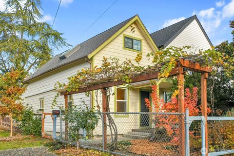 Photo of 4700 S Mead Street S, Seattle, WA 98118 (MLS # 2452187)