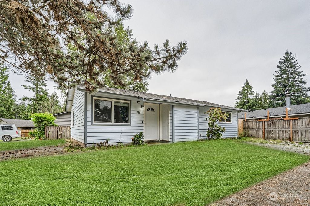 Photo of 12111 SE 319th Place, Auburn, WA 98092 (MLS # 2133772)
