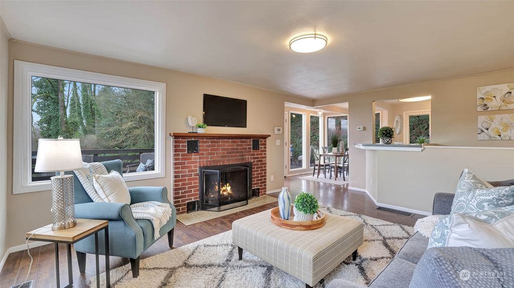 Photo of 13765 Macadam Road S, Tukwila, WA 98168 (MLS # 2195104)