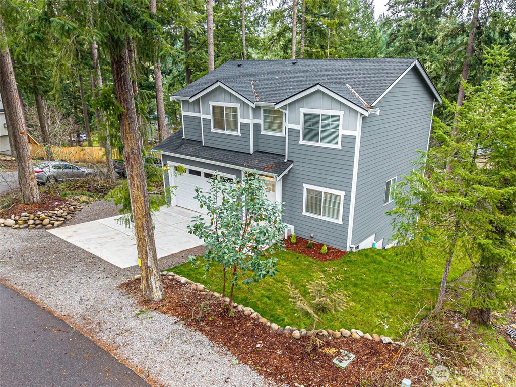 Photo of 17904 Rising Ct Ct SE, Yelm, WA 98597 (MLS # 2475901)