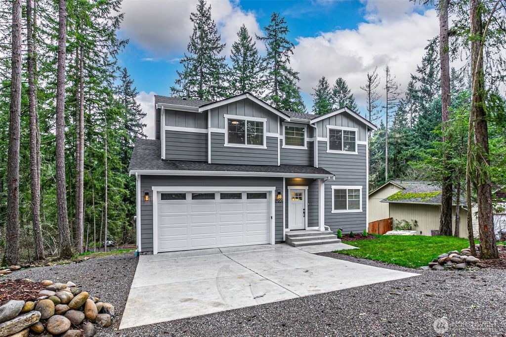 Photo of 17904 Rising Ct Ct SE, Yelm, WA 98597 (MLS # 2475901)