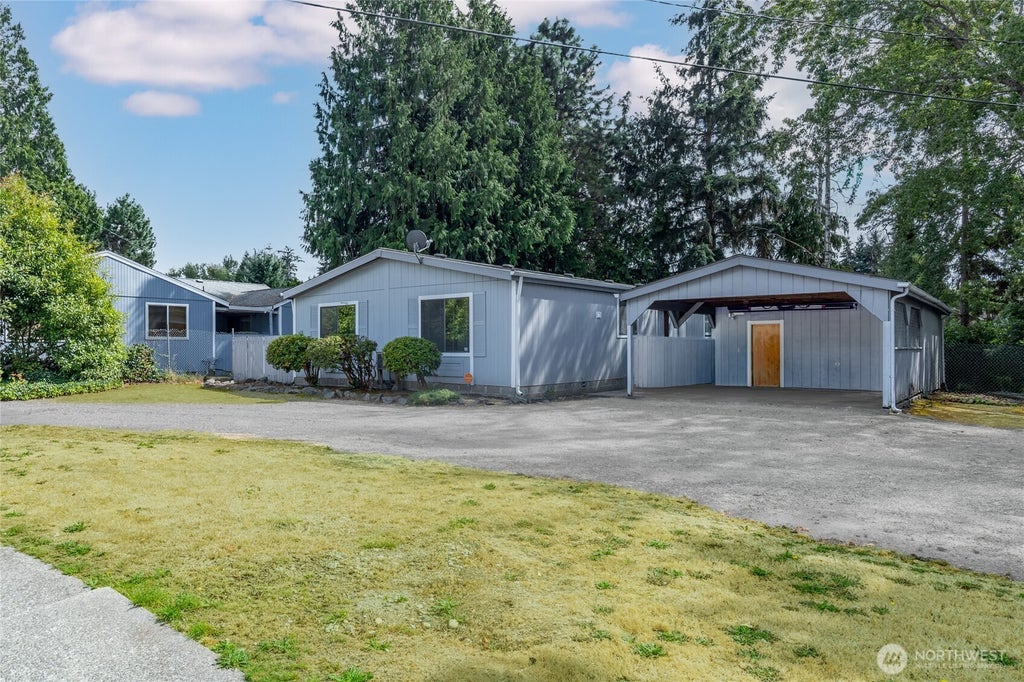 Photo of 820 96th Street S, Tacoma, WA 98444 (MLS # 2575005)