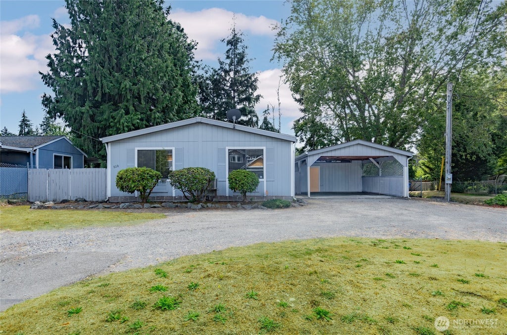 Photo of 820 96th Street S, Tacoma, WA 98444 (MLS # 2575005)