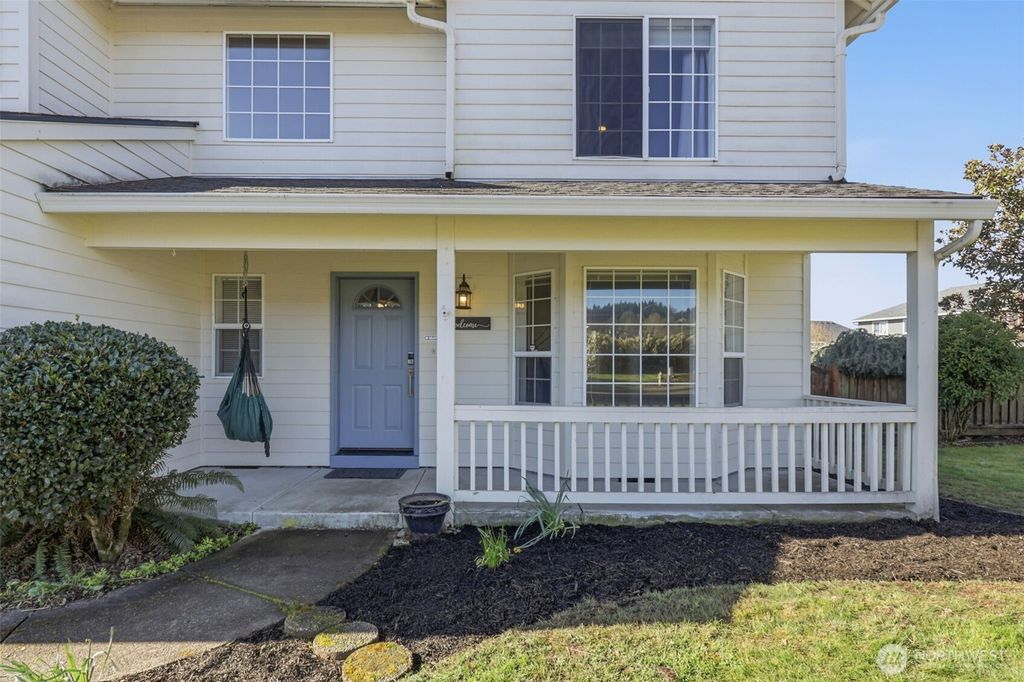 Photo of 728 E Heritage Loop, La Center, WA 98629 (MLS # 2499790)