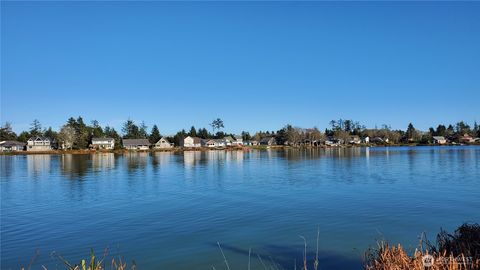 Photo of 672 SE Mount Olympus Avenue, Ocean Shores, WA 98569 (MLS # 2442568)