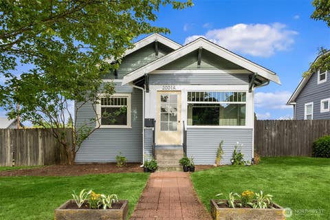 Photo of 2001 Rainier Avenue, Everett, WA 98201 (MLS # 2536085)