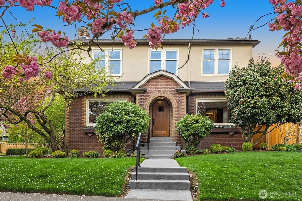 Photo of 6856 17th Avenue NE, Seattle, WA 98115 (MLS # 2510547)