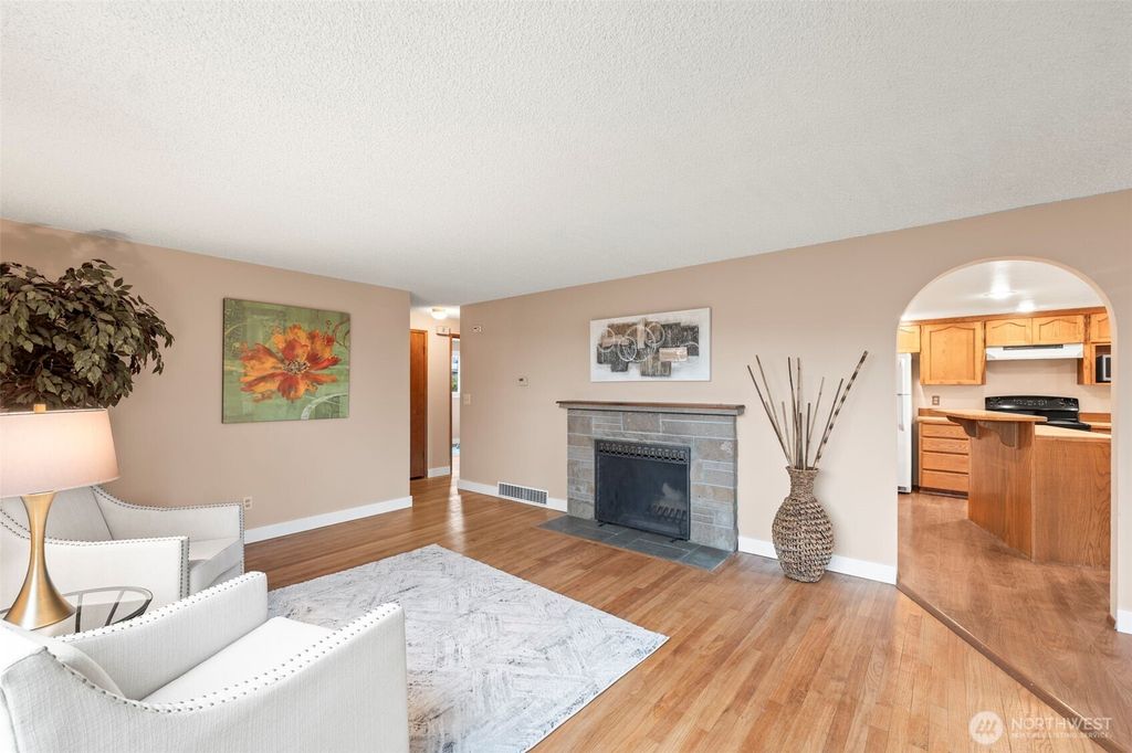 Photo of 20427 Des Moines Memorial Drive S, Des Moines, WA 98198 (MLS # 2334947)