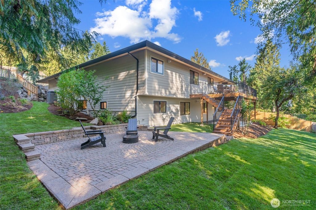 Photo of 2810 177th Avenue NE, Redmond, WA 98052 (MLS # 2423086)