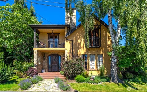Photo of 122 Waverly Way, Kirkland, WA 98033 (MLS # 2559107)