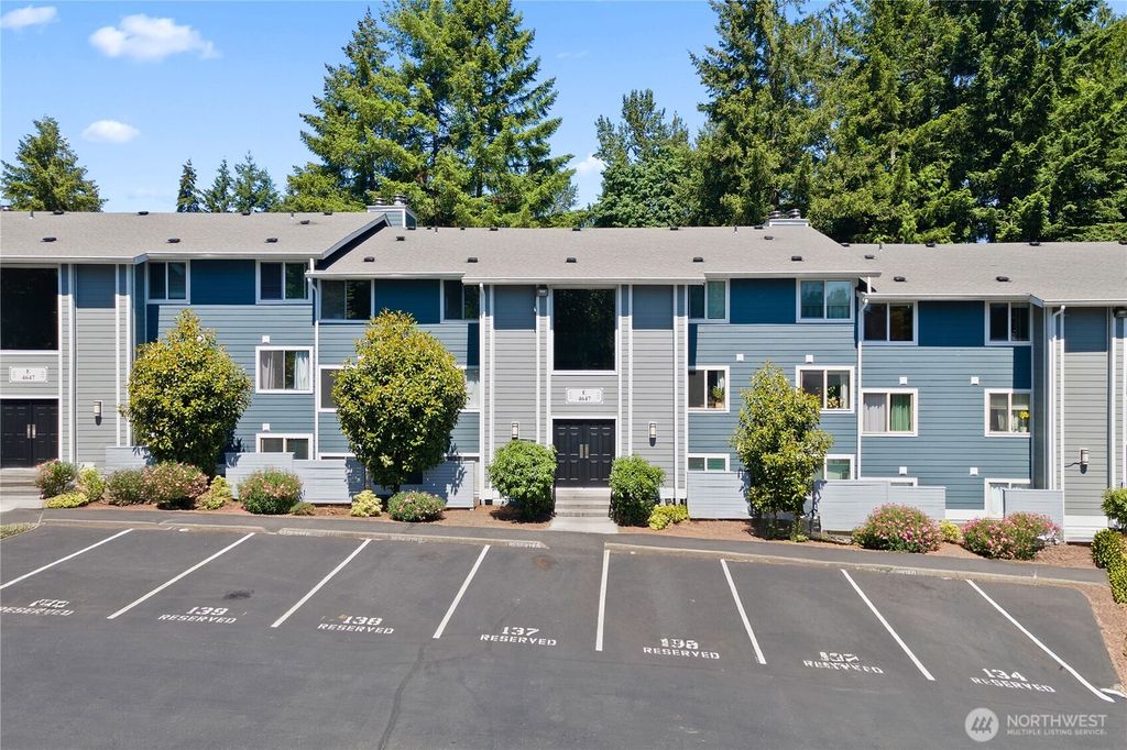 Photo of 4647 W Lake Sammamish Pkwy Pkwy SE #E303, Issaquah, WA 98027 (MLS # 2382996)