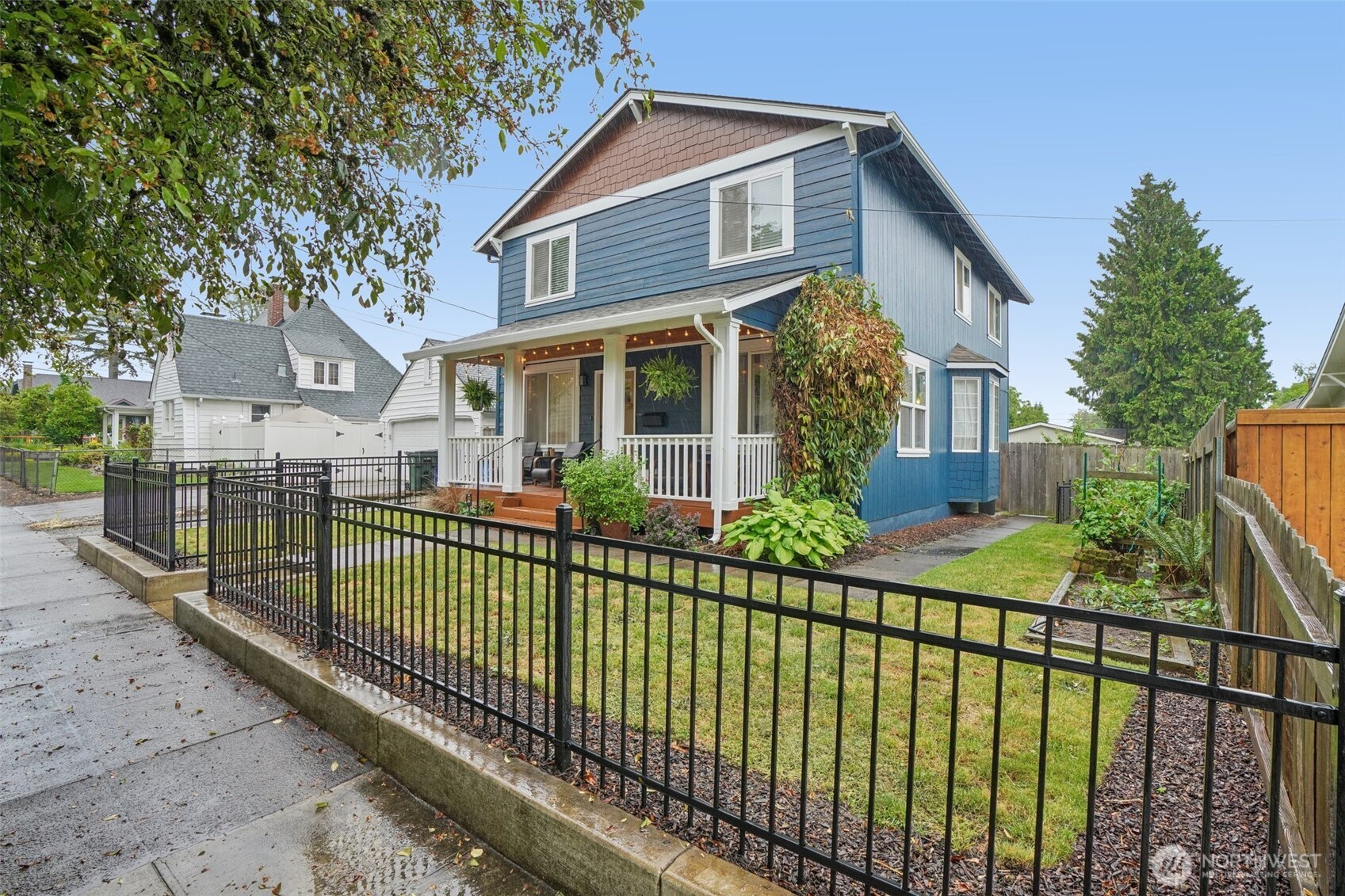 709 W 24th Street