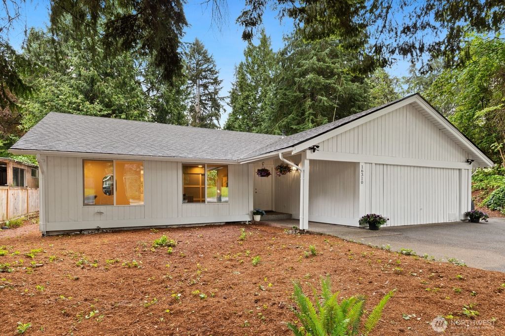 Photo of 16310 Fremont Place N, Shoreline, WA 98133 (MLS # 2522892)