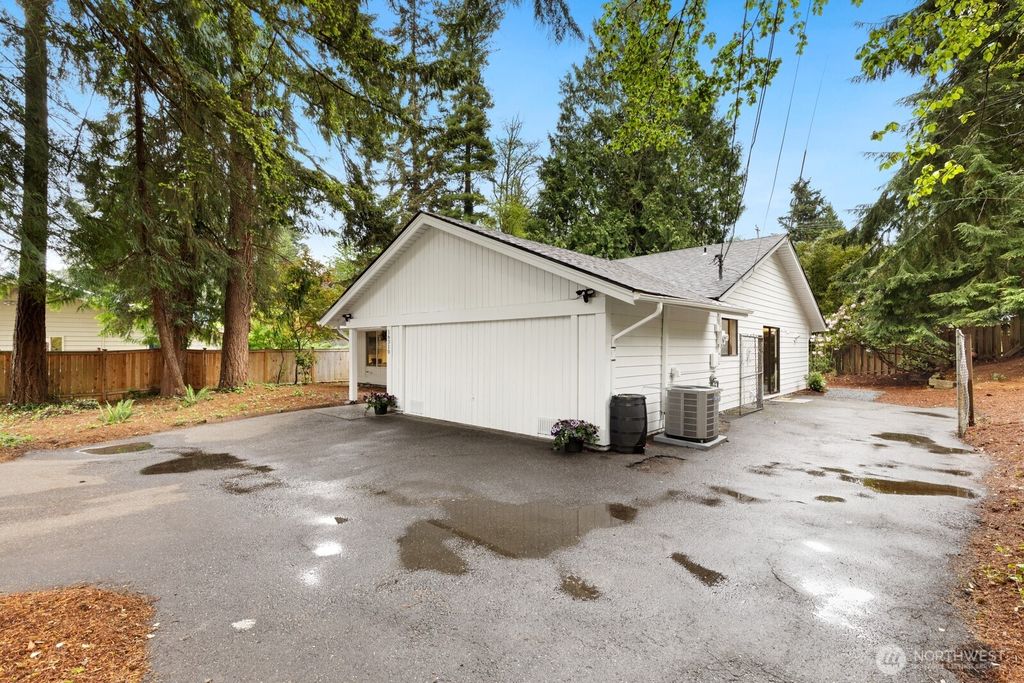Photo of 16310 Fremont Place N, Shoreline, WA 98133 (MLS # 2522892)