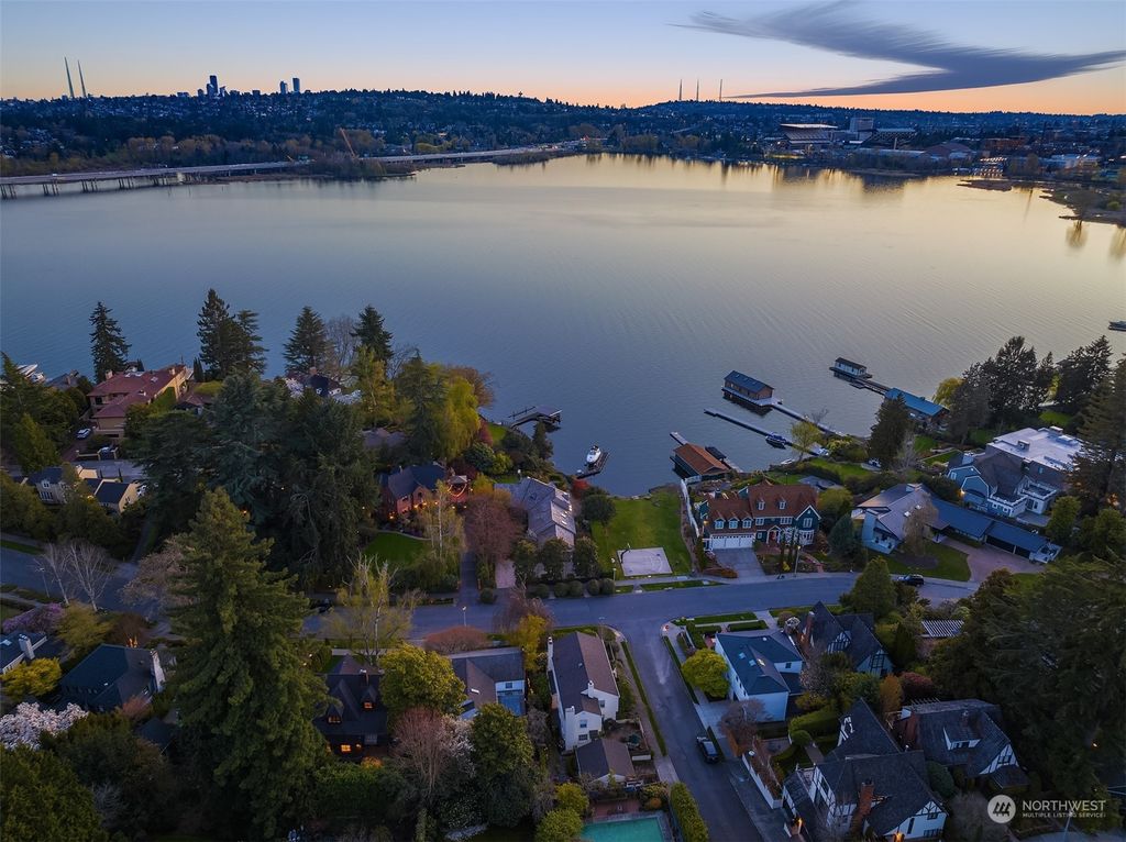 Photo of 3332 43rd Avenue NE, Seattle, WA 98105 (MLS # 2054965)