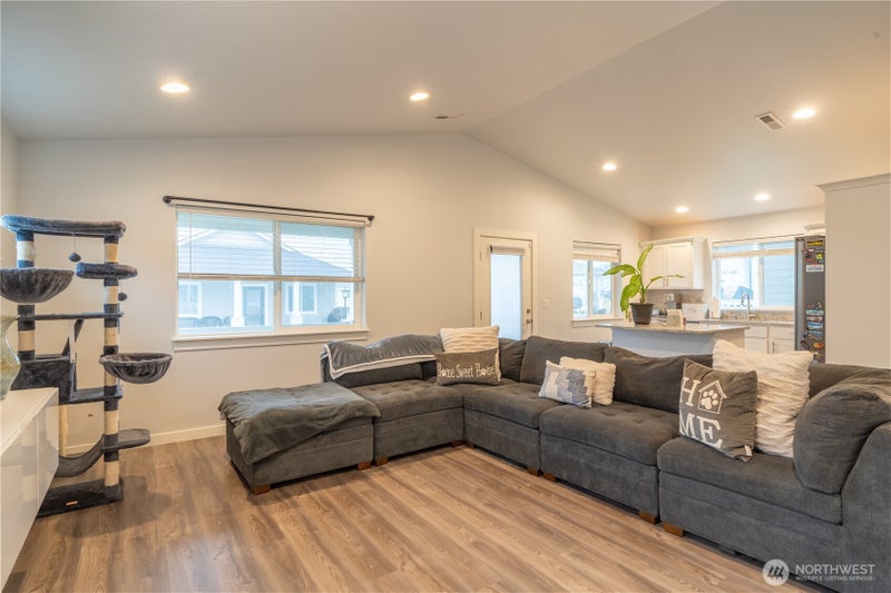 123 E 9th Avenue 29