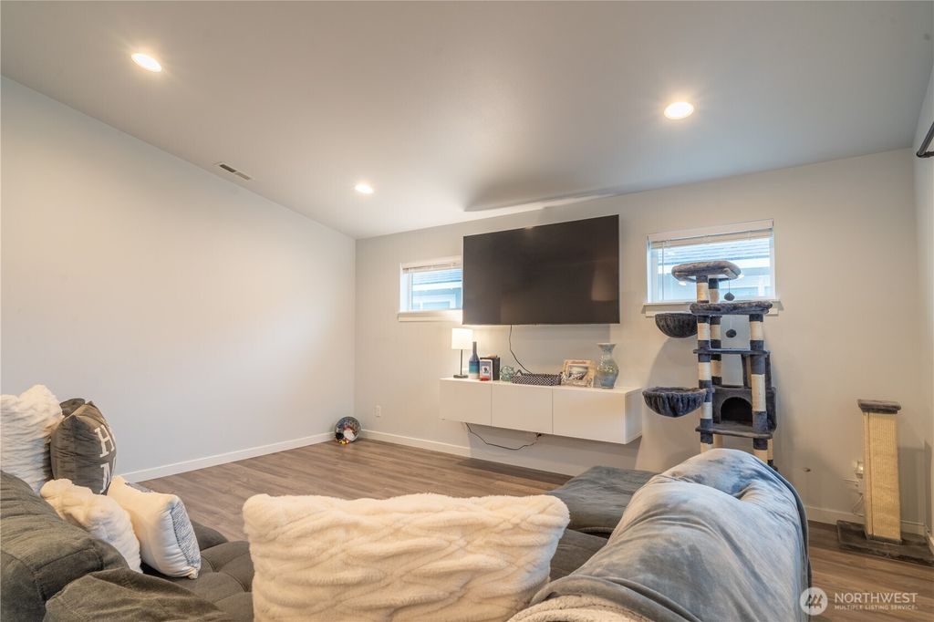 Photo of 123 E 9th Avenue #29, Moses Lake, WA 98837 (MLS # 2475510)