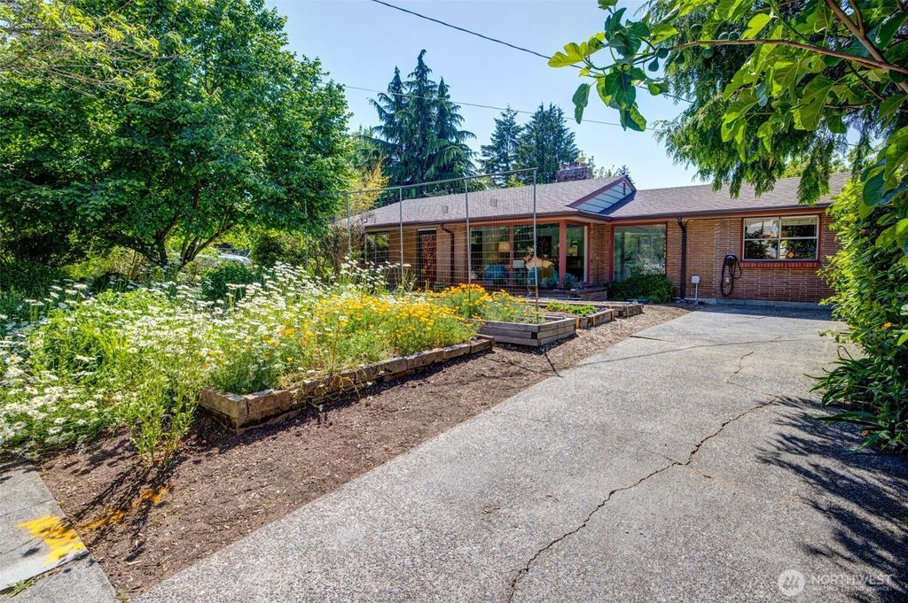 Photo of 9507 59th Avenue S, Seattle, WA 98118 (MLS # 2386930)