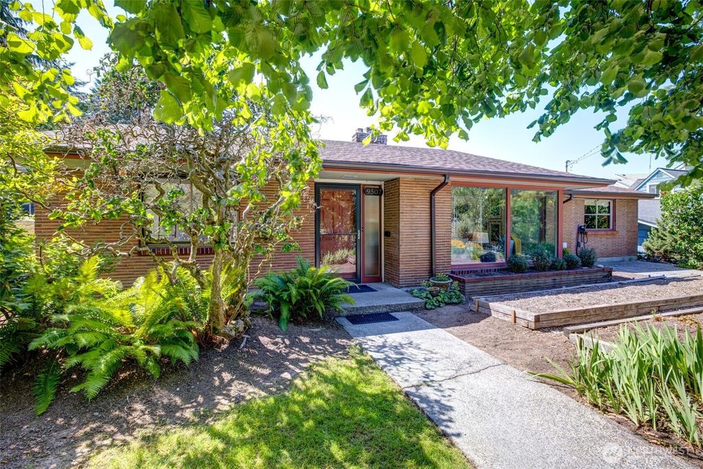 Photo of 9507 59th Avenue S, Seattle, WA 98118 (MLS # 2386930)